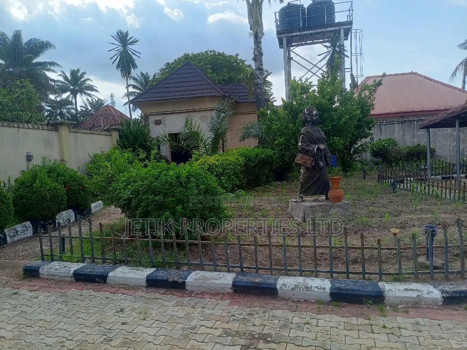 6bdrm Duplex in Makurdi for sale