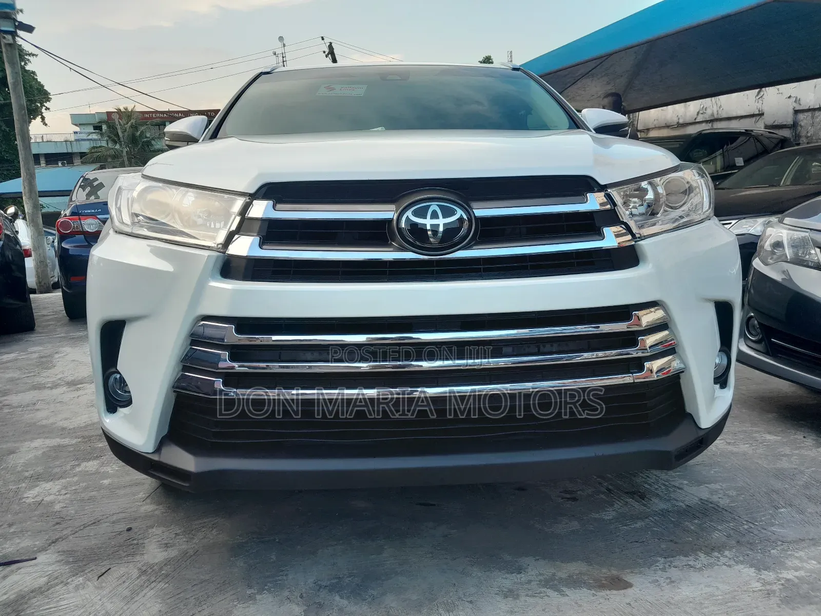 Toyota Highlander XLE 4x4 V6 (3.5L 6cyl 8A) 2017 White