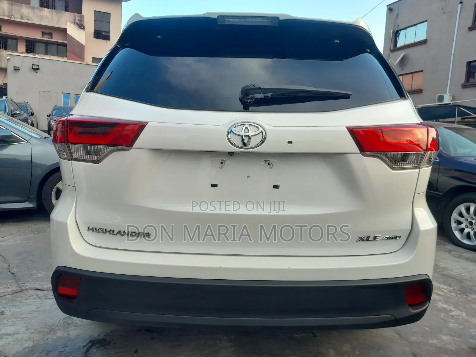 Toyota Highlander XLE 4x4 V6 (3.5L 6cyl 8A) 2017 White