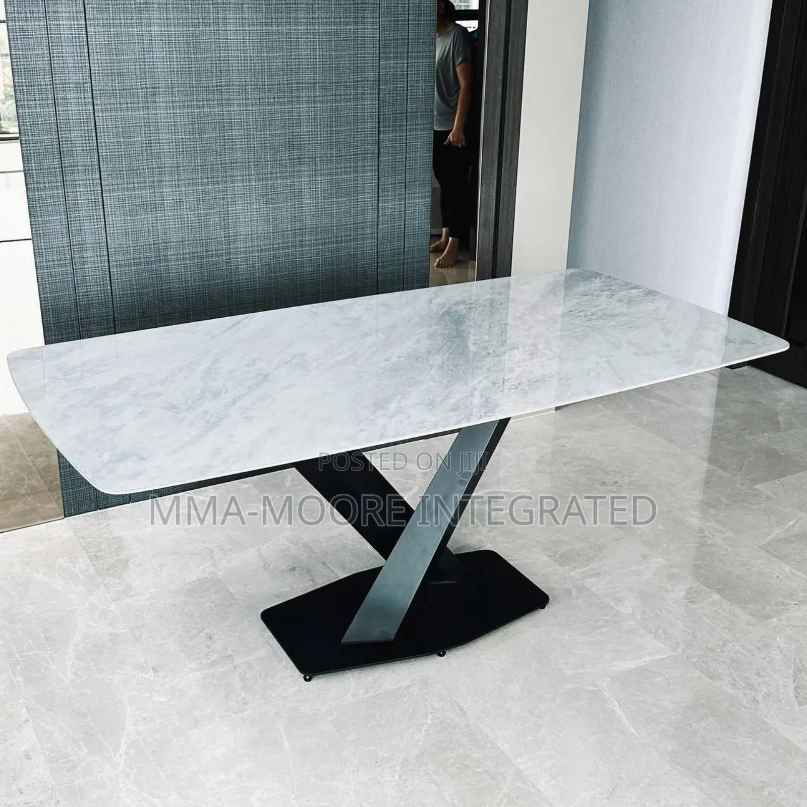 Dinning Table
