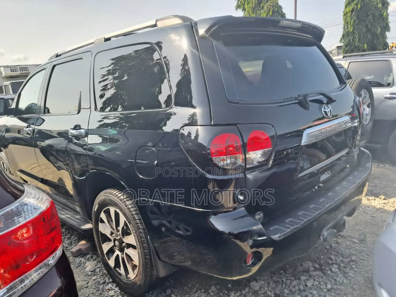 Toyota Sequoia Platinum 4dr SUV 4WD (5.7L 8cyl 6A) 2015 Black