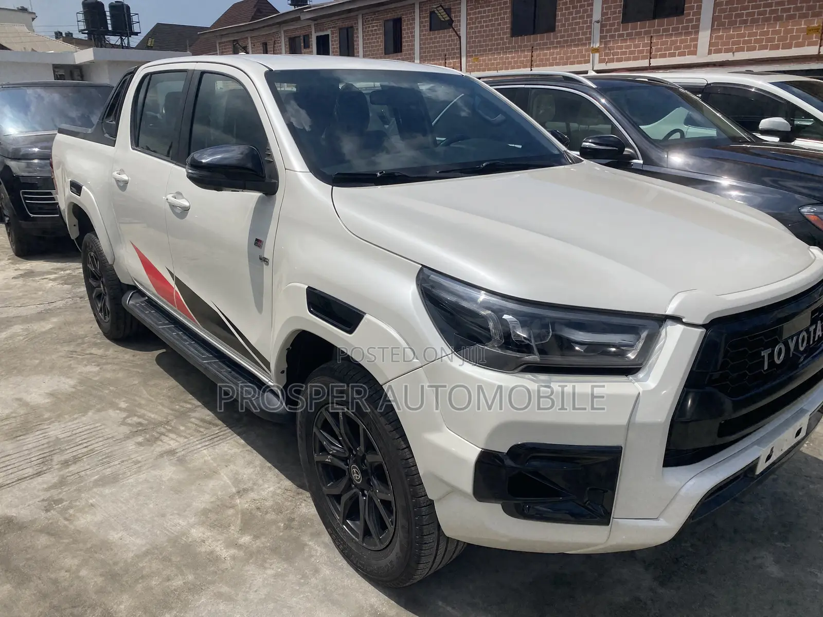 New Toyota Hilux Revo Double Cab Petrol 2.7 AWD 2022 White