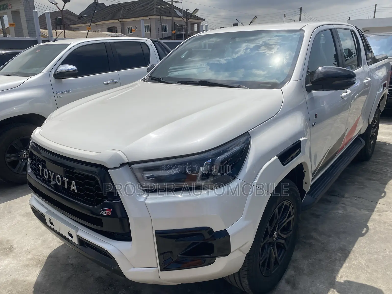 New Toyota Hilux Revo Double Cab Petrol 2.7 AWD 2022 White