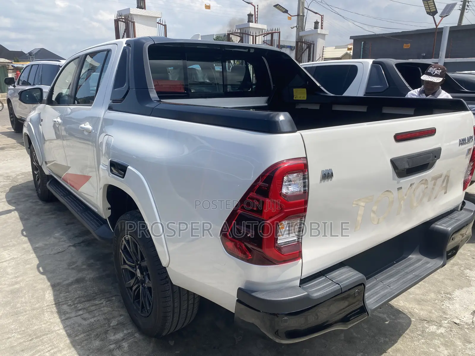 New Toyota Hilux Revo Double Cab Petrol 2.7 AWD 2022 White