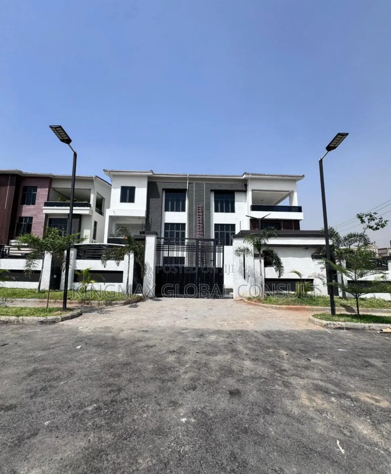 Furnished 6bdrm Duplex in Landmark Market, Kado for sale