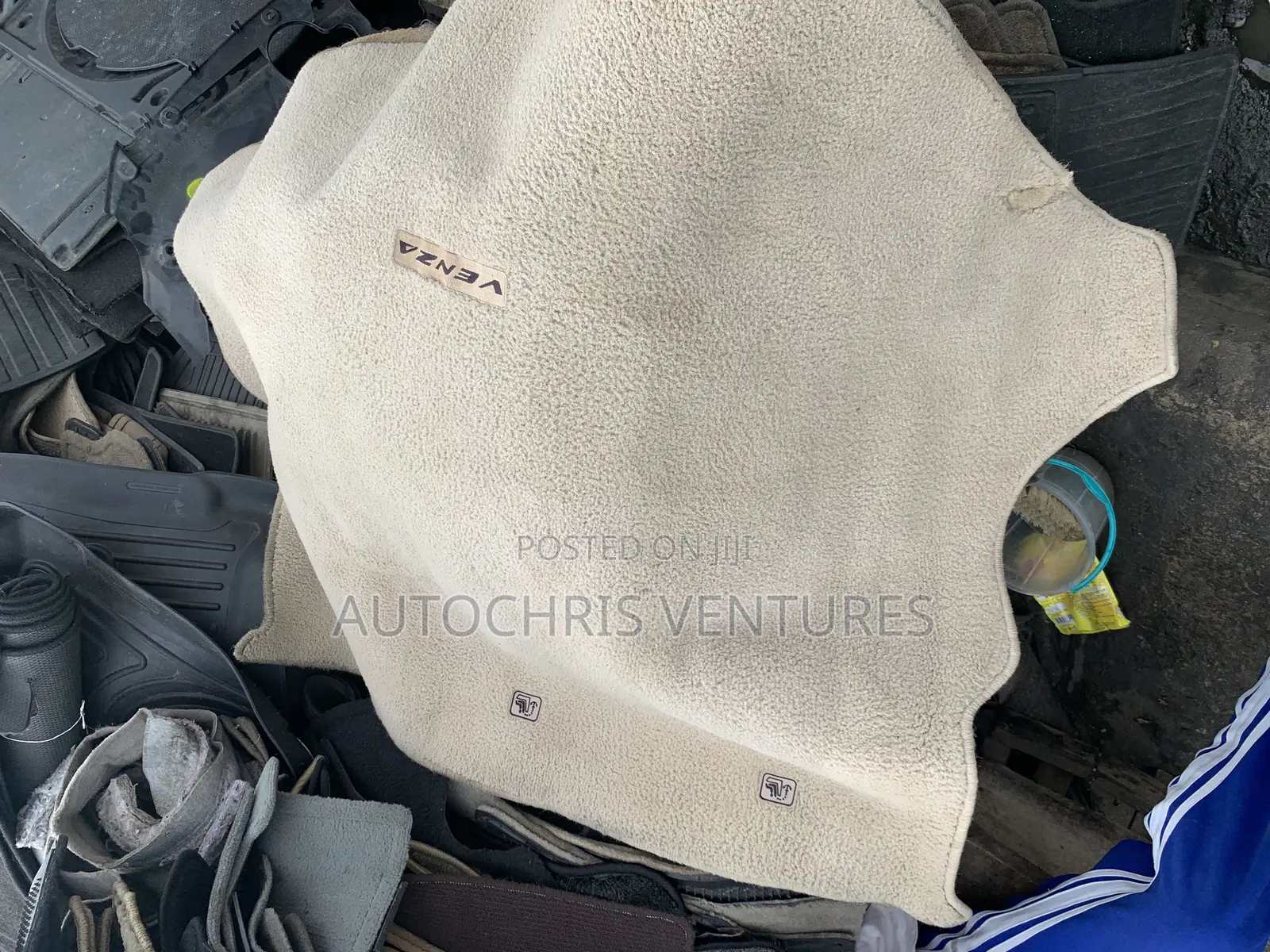 Booth Rug for Toyota Venza 2010 to 2015