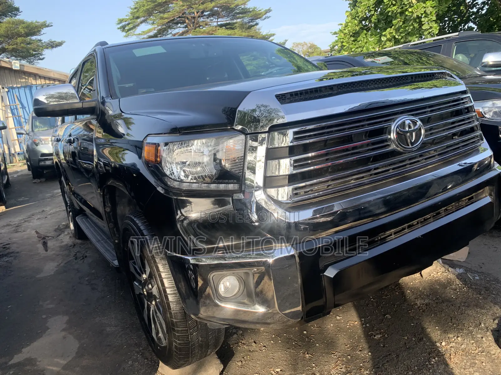 Toyota Sequoia Platinum 4x4 2018 Black