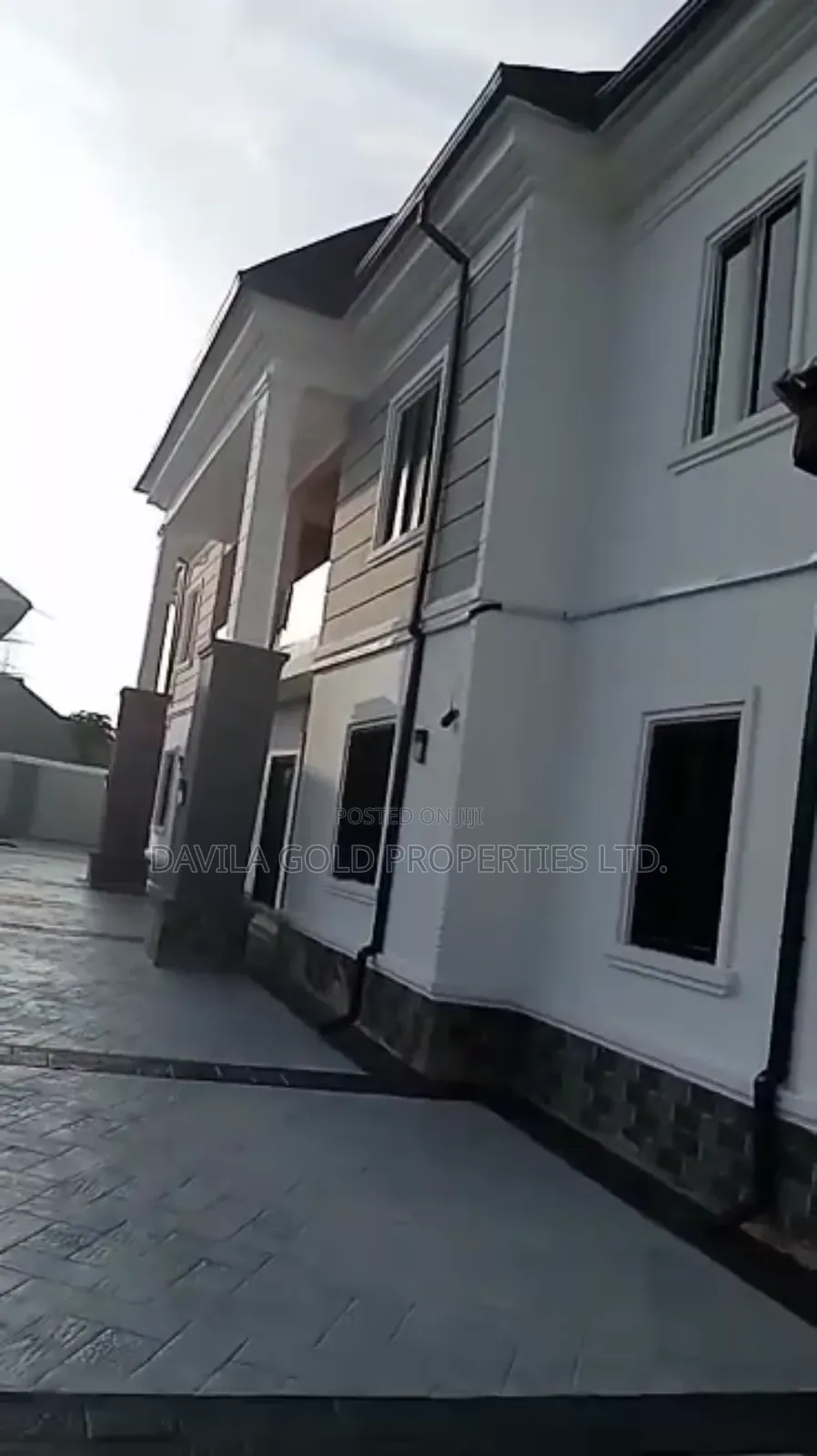 12bdrm Block of Flats in Benin City for sale