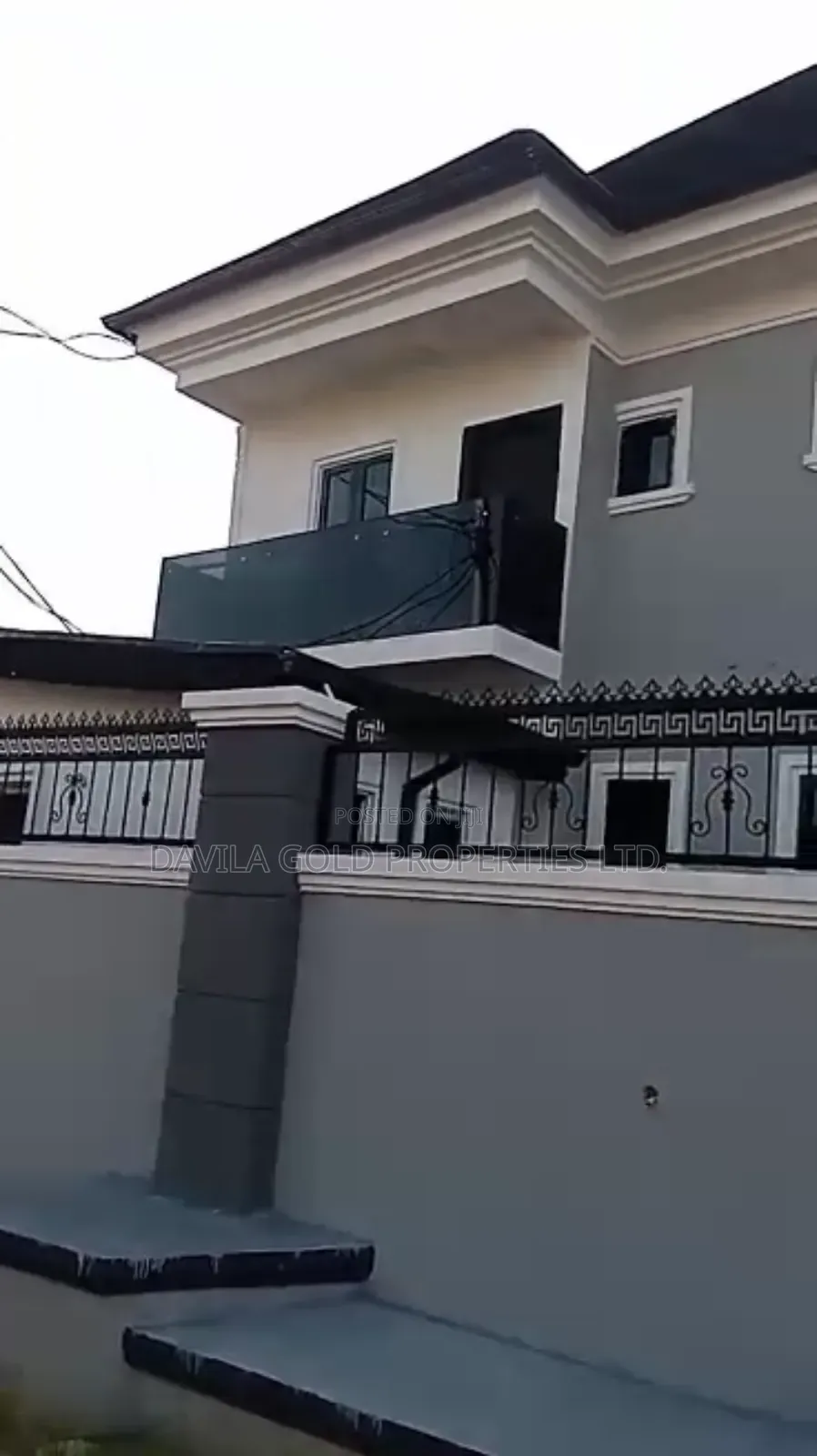 12bdrm Block of Flats in Benin City for sale