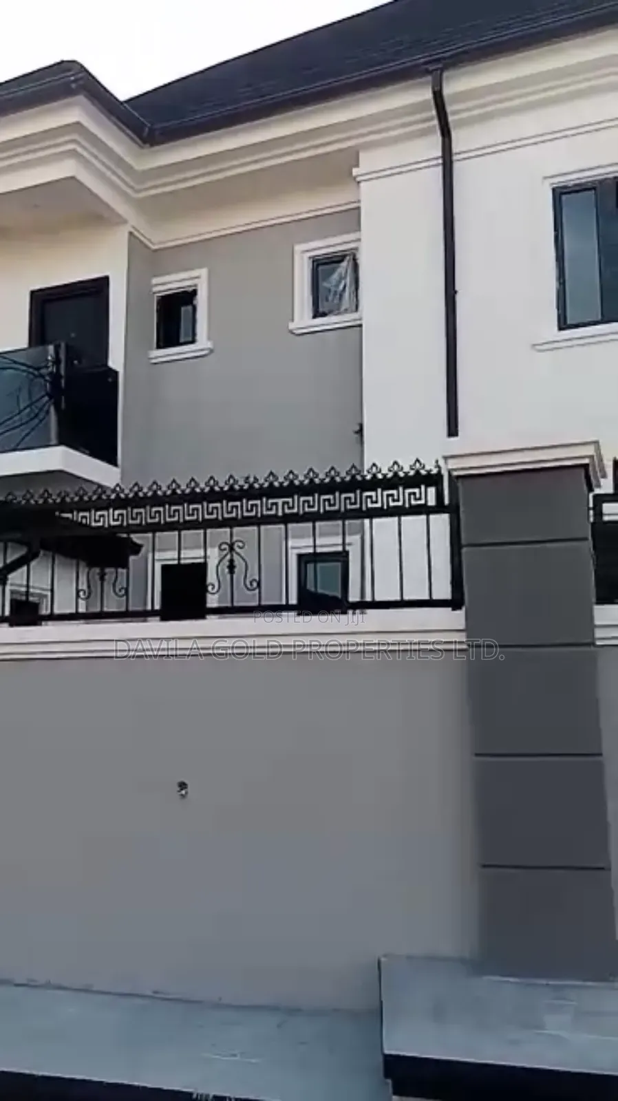 12bdrm Block of Flats in Benin City for sale