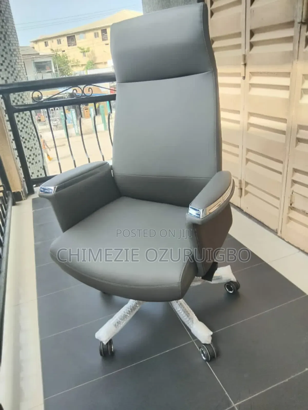 Imported Grey Coloured Executive Swivel Chair