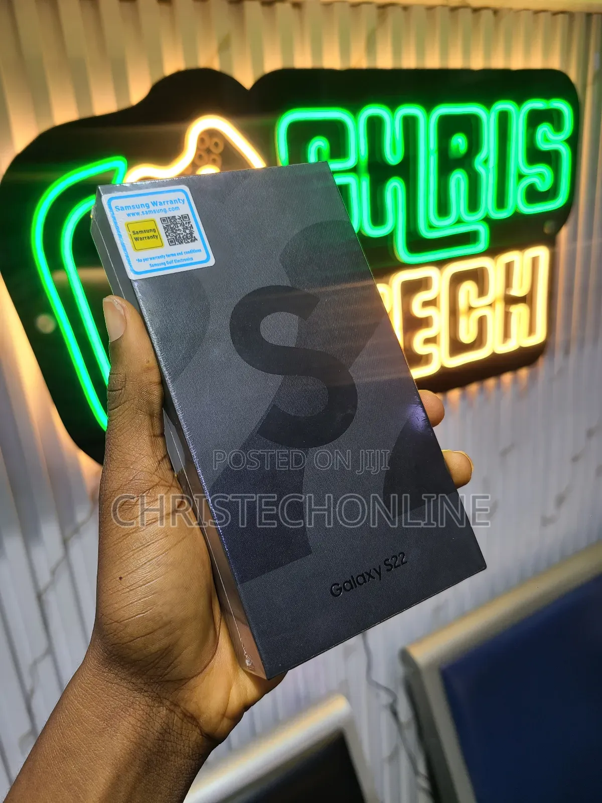 New Samsung Galaxy S22 5G 256 GB Black