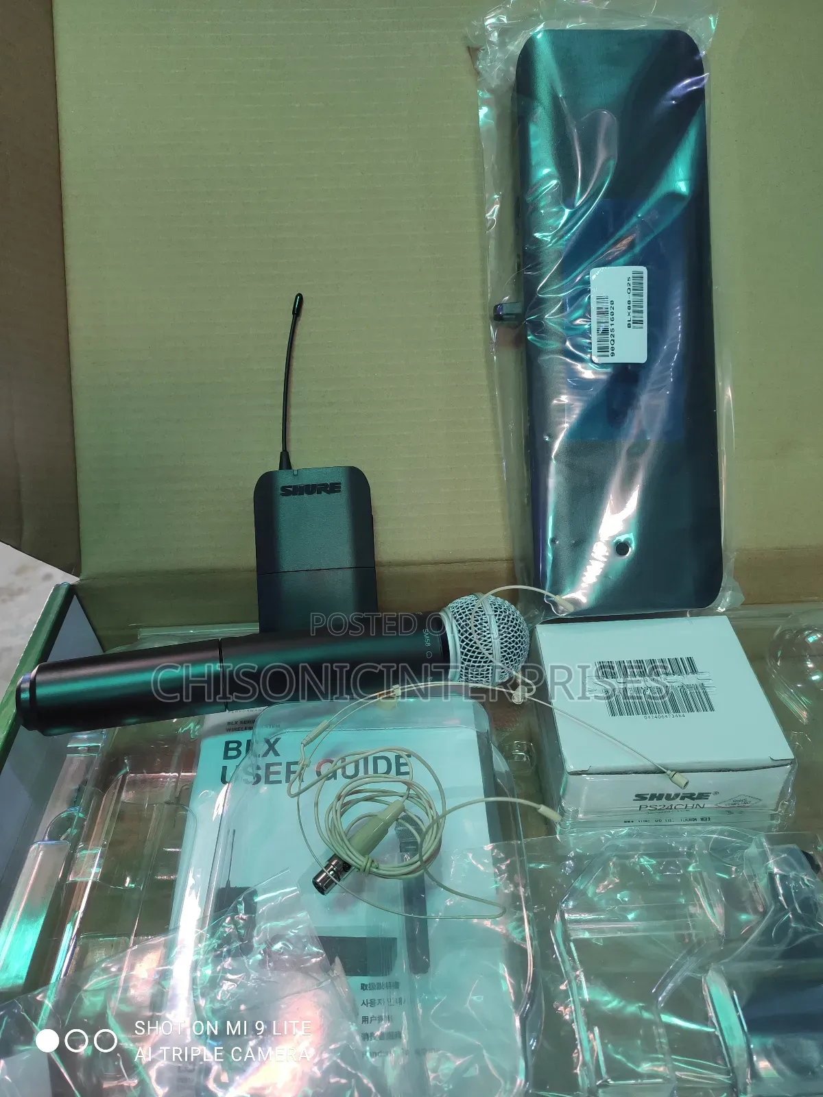 Shure Wireless Microphone (Combo)