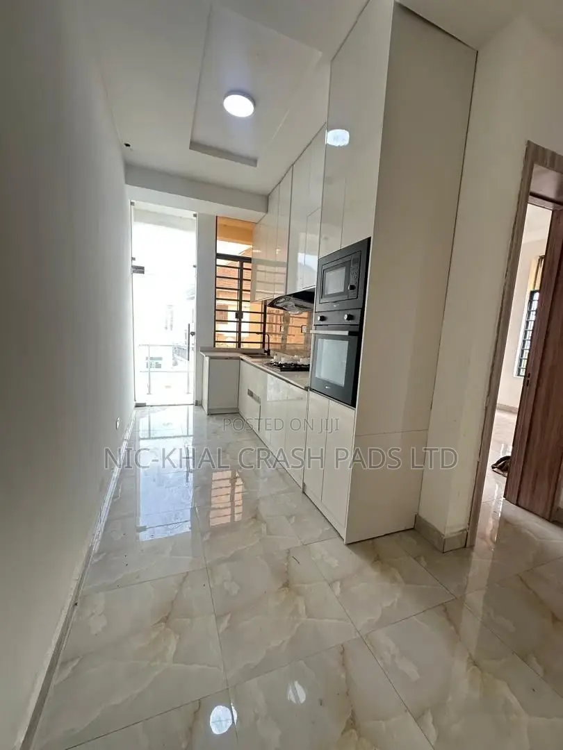 2bdrm Apartment in Lekki Chevron Toll for sale