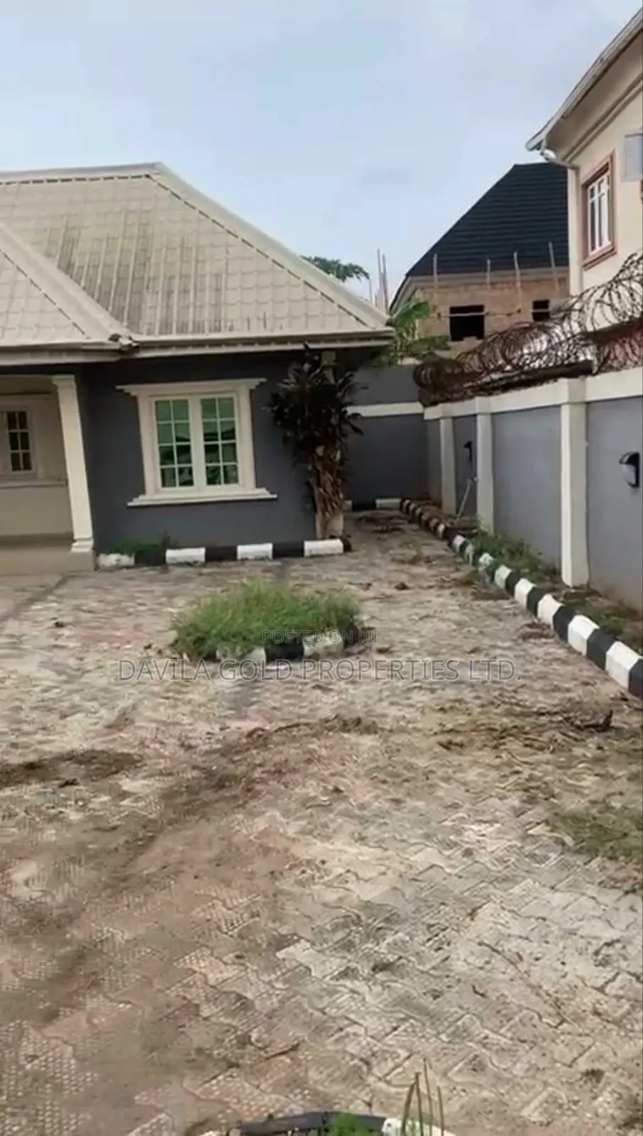 8bdrm Duplex in Benin City for sale