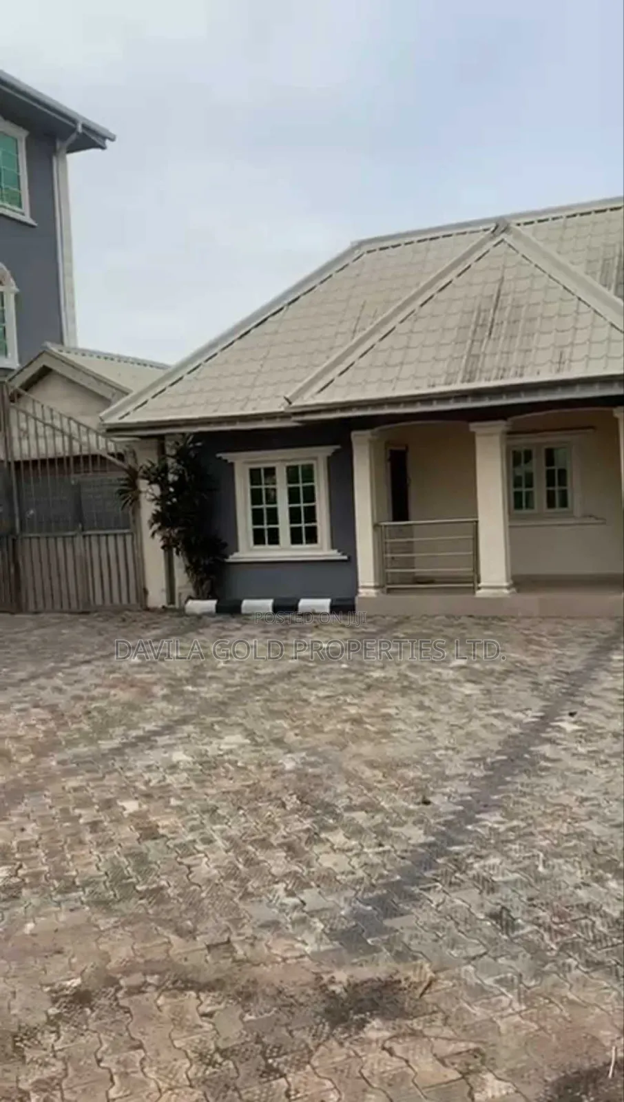8bdrm Duplex in Benin City for sale