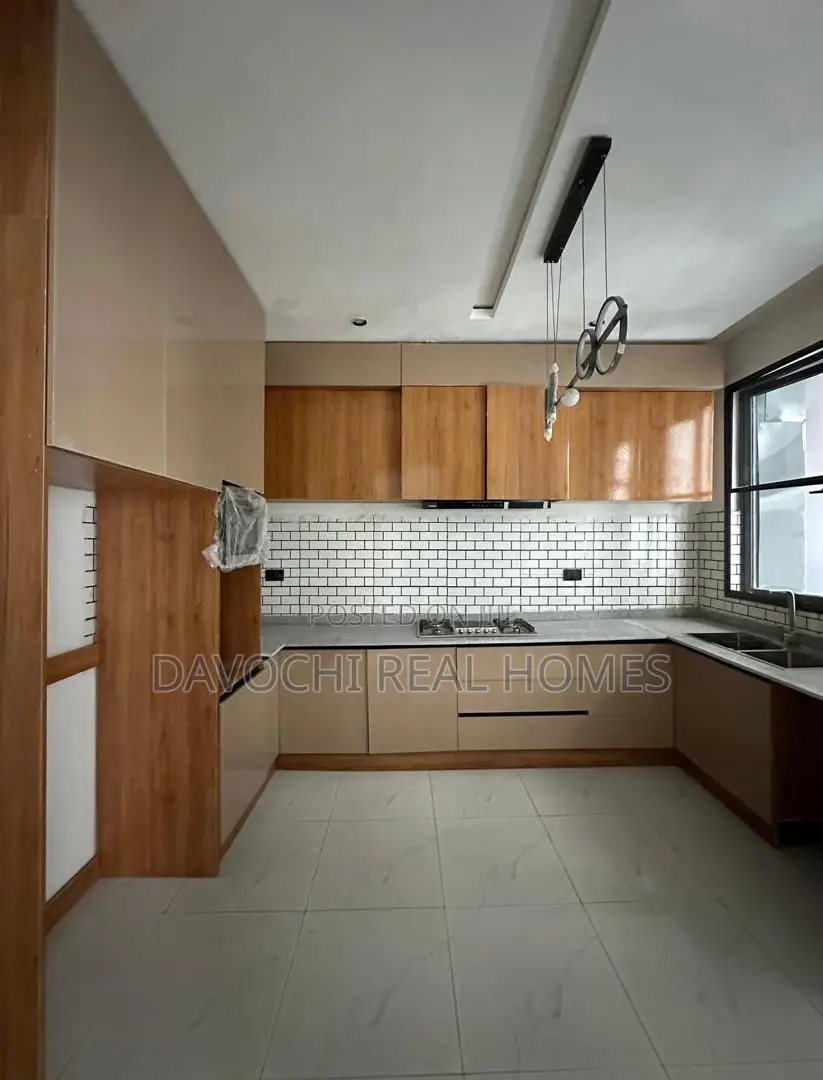 2bdrm Apartment in Orchid Road, Lekki Phase 2 for rent