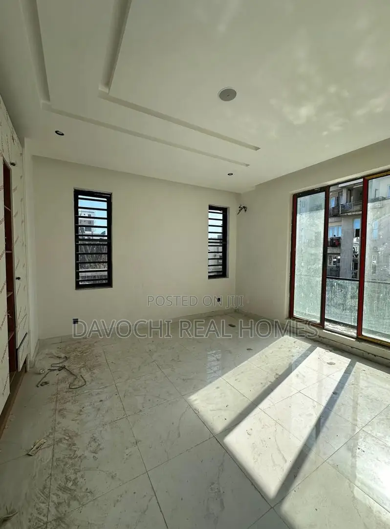 2bdrm Apartment in Orchid Road, Lekki Phase 2 for rent