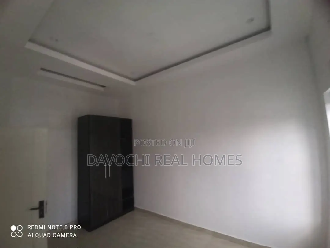 4bdrm Duplex in Chevron for rent