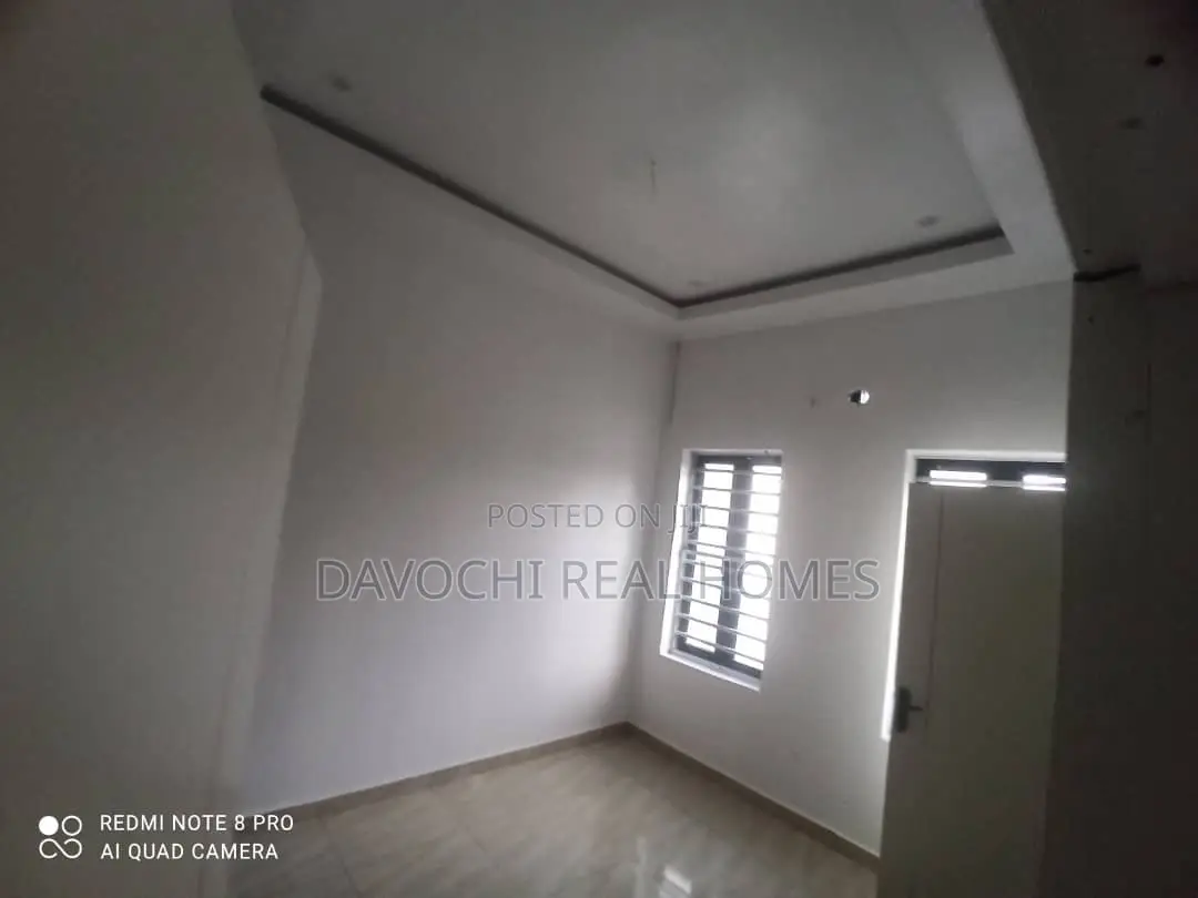 4bdrm Duplex in Chevron for rent