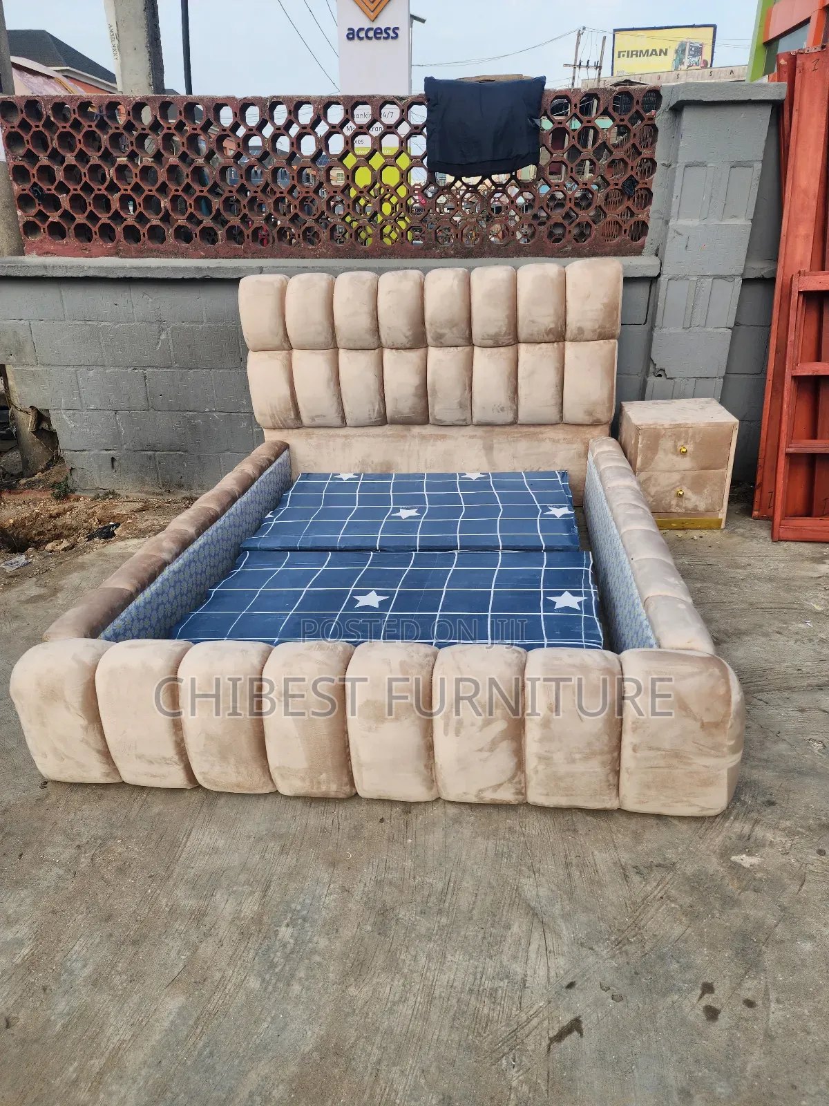 Cream Coloured Bubble Bed.