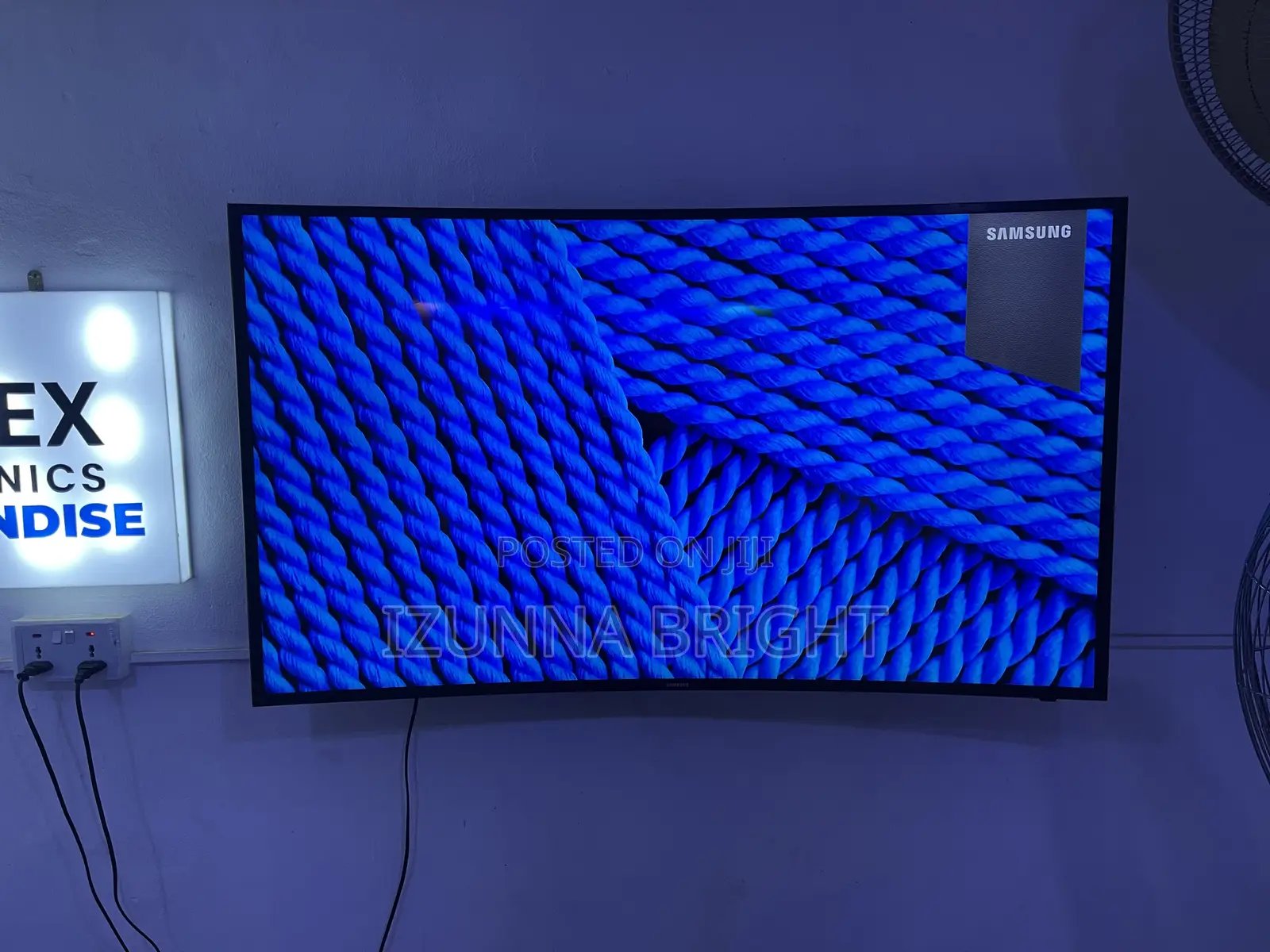 Neatly Foreign Used Samsung Curved Smart Television