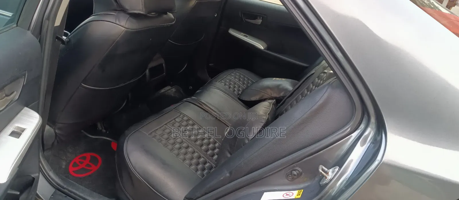 Toyota Camry LE 4dr Sedan (2.5L 4cyl 6A) 2012 Gray