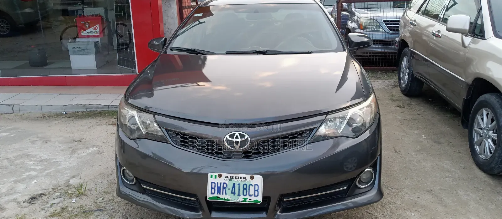 Toyota Camry LE 4dr Sedan (2.5L 4cyl 6A) 2012 Gray