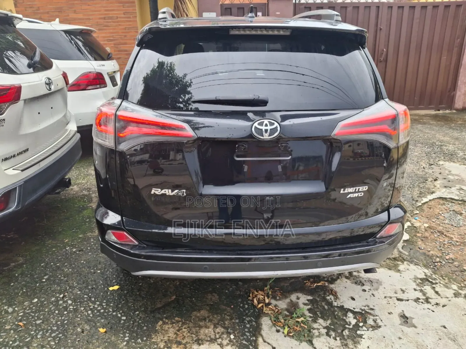 Toyota RAV4 Limited AWD (2.5L 4cyl 6A) 2017 Black