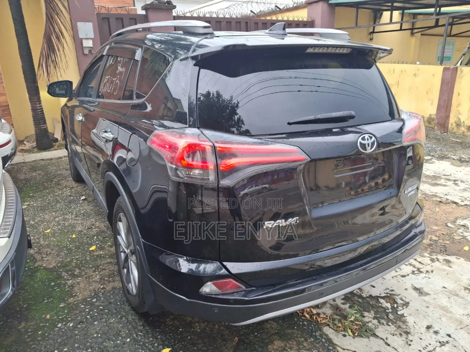 Toyota RAV4 Limited AWD (2.5L 4cyl 6A) 2017 Black