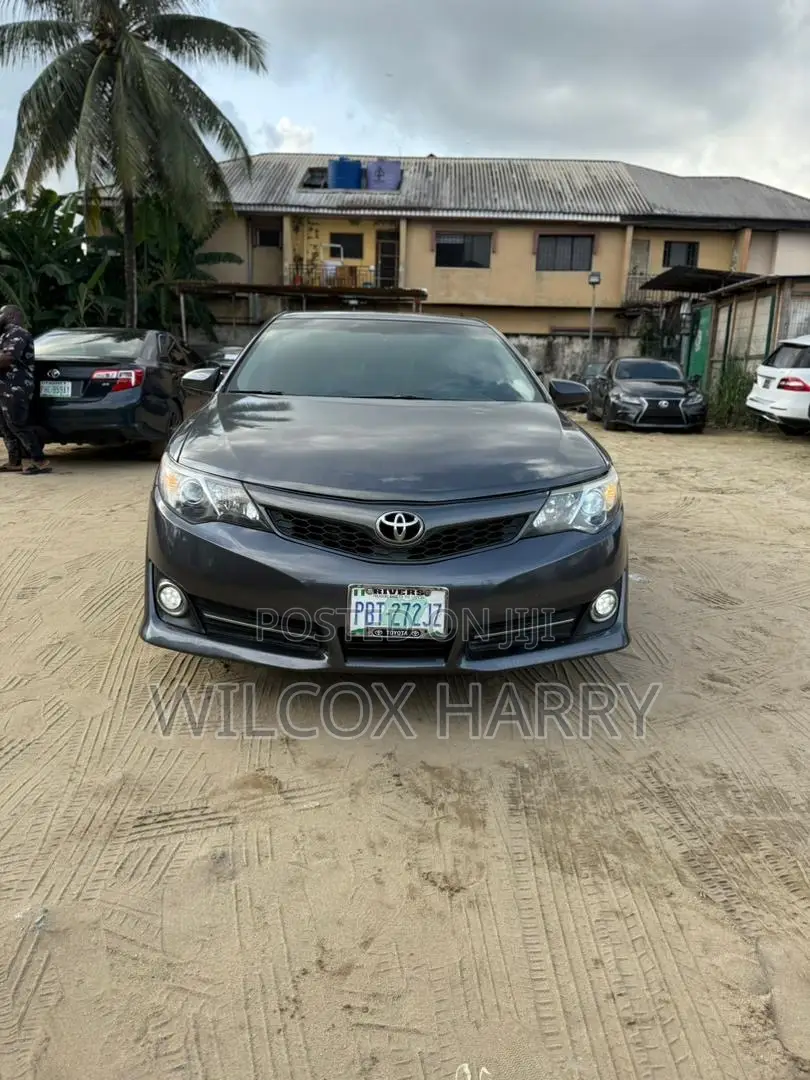 Toyota Camry SE V6 4dr Sedan (3.5L 6cyl 6A) 2012 Green