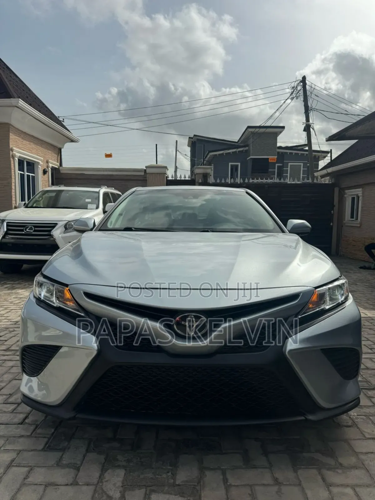 Toyota Camry SE FWD (2.5L 4cyl 8AM) 2018 Silver