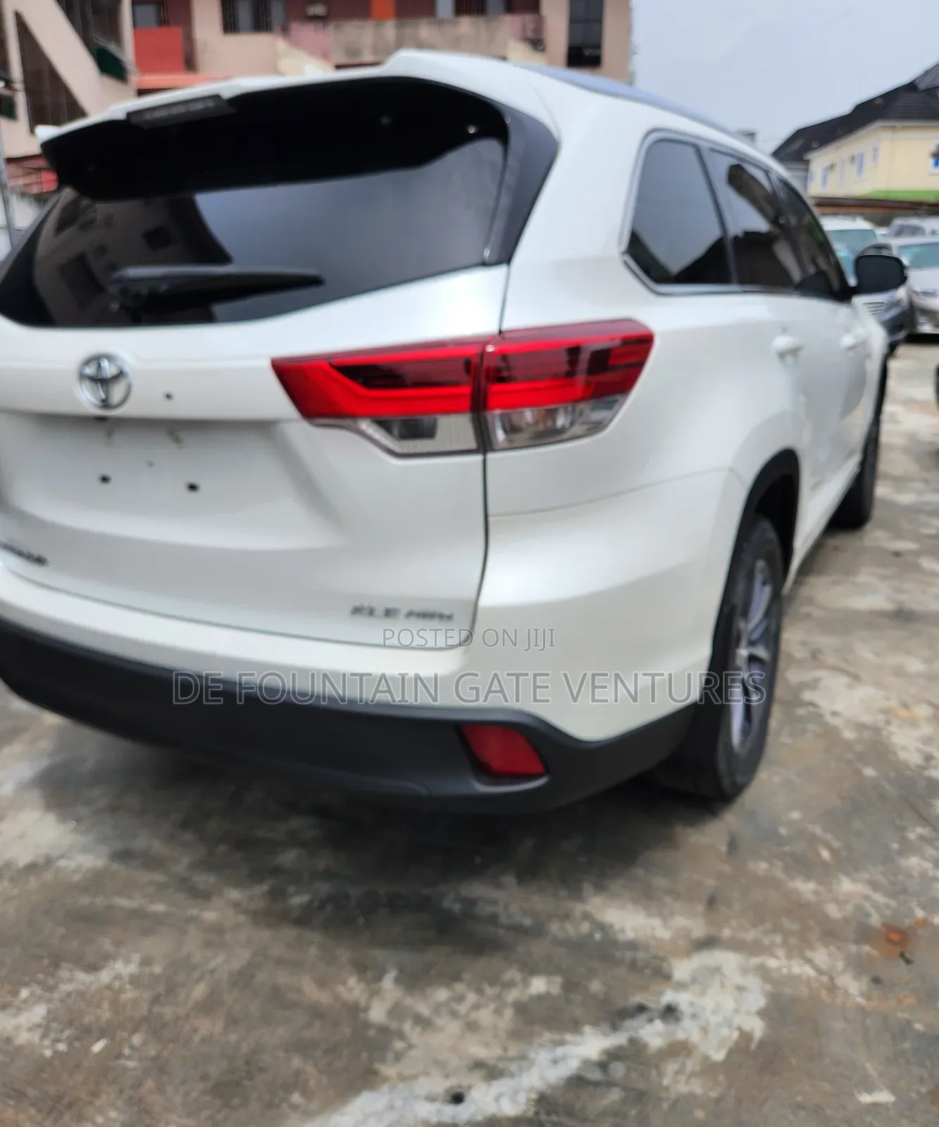 Toyota Highlander XLE 4x2 V6 (3.5L 6cyl 8A) 2017 White