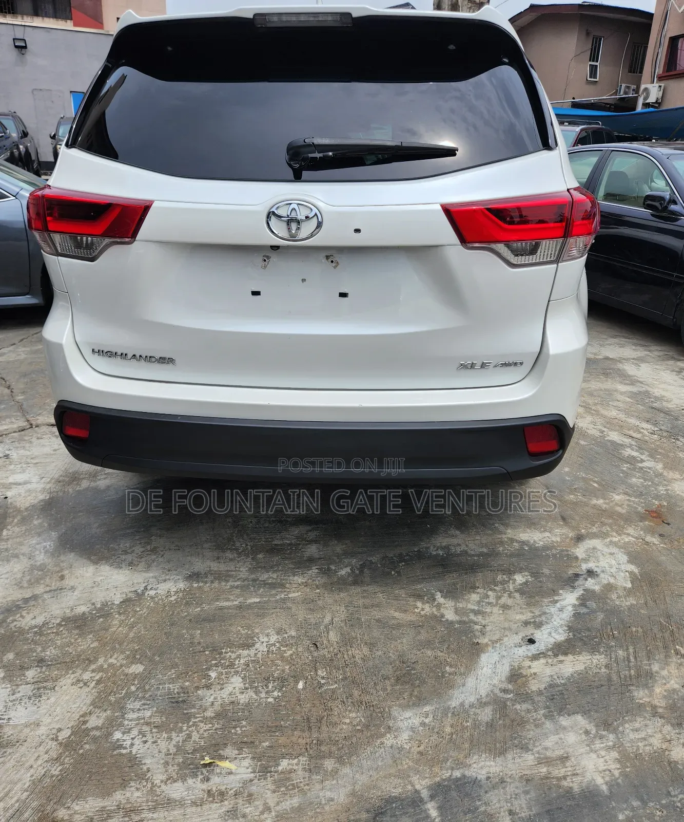 Toyota Highlander XLE 4x2 V6 (3.5L 6cyl 8A) 2017 White