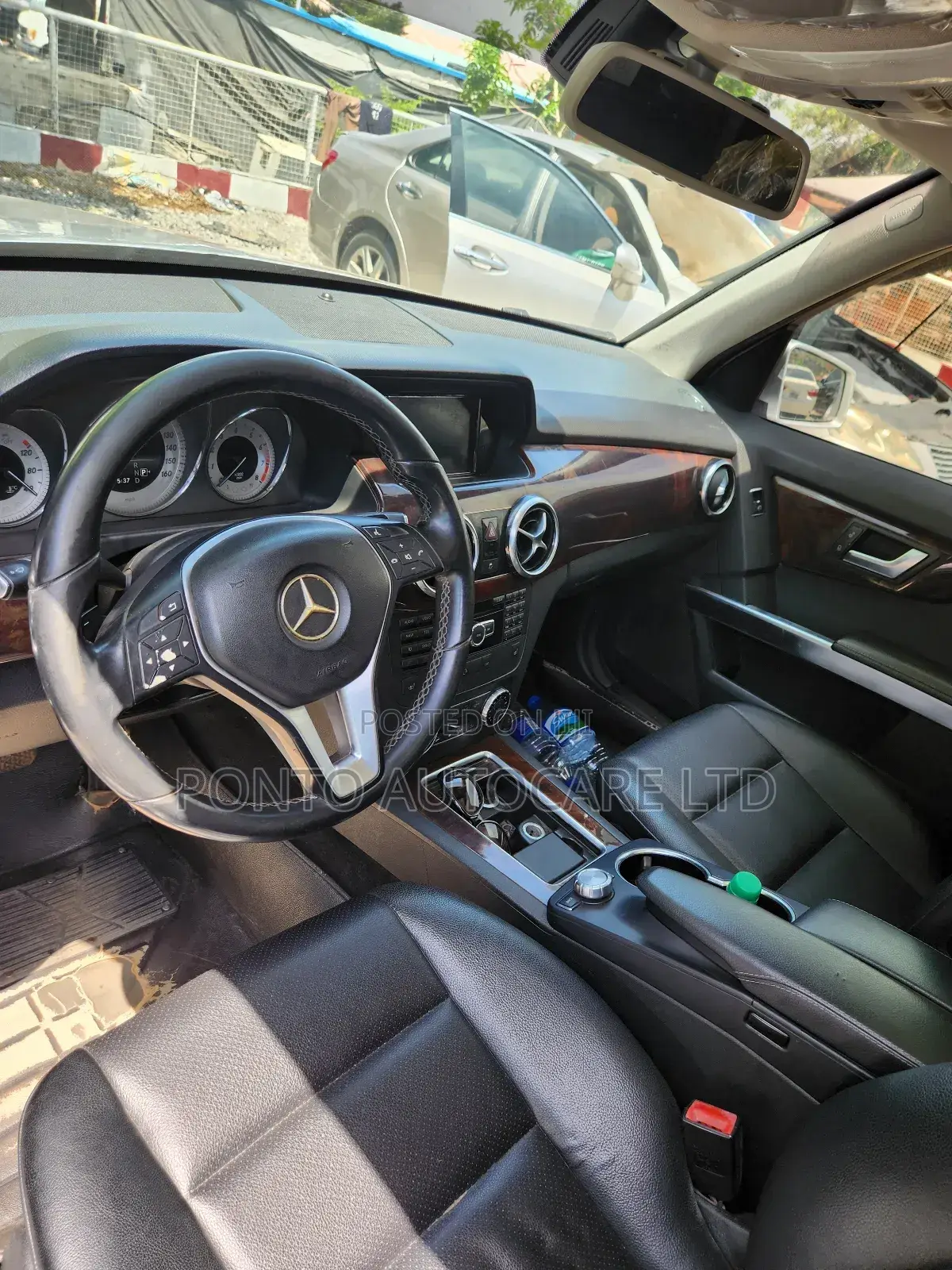 Mercedes-Benz GLK-Class Base GLK 350 4dr AWD 4MATIC (3.5L 6cyl 7A) 2015