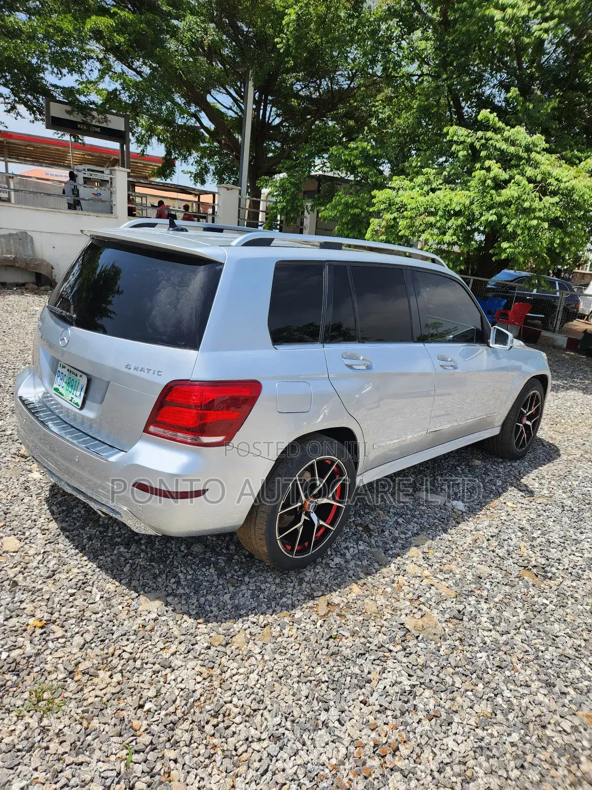 Mercedes-Benz GLK-Class Base GLK 350 4dr AWD 4MATIC (3.5L 6cyl 7A) 2015