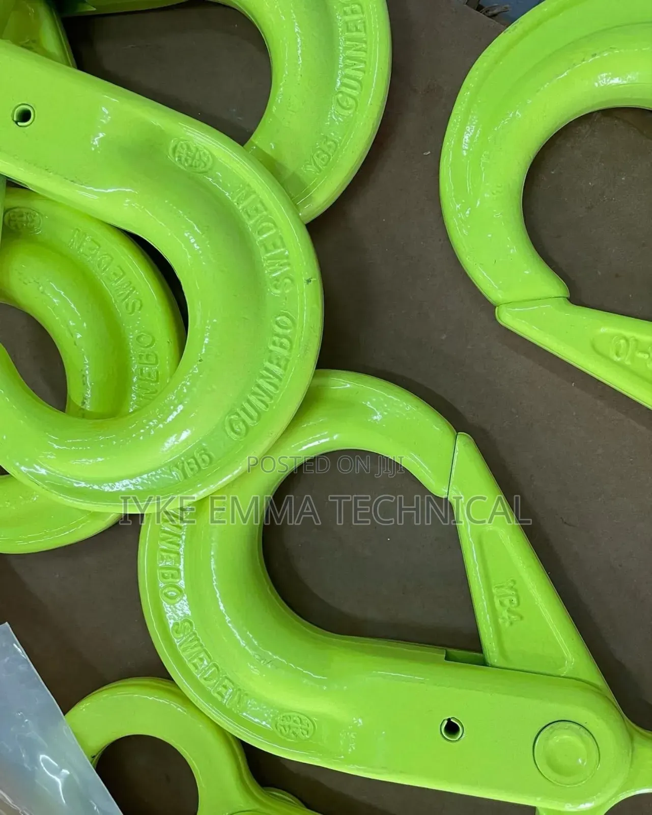 Clevis Self-Locking Hook
