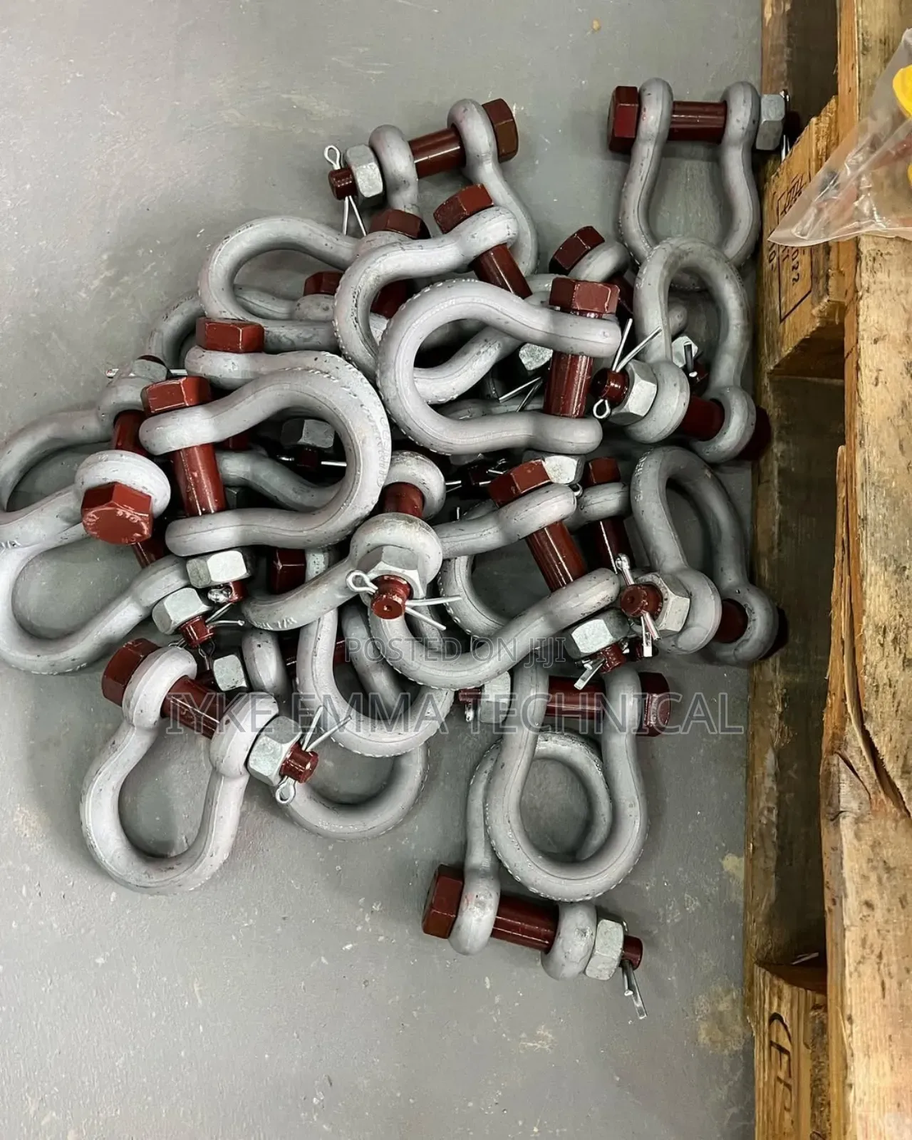 Bow Shackle