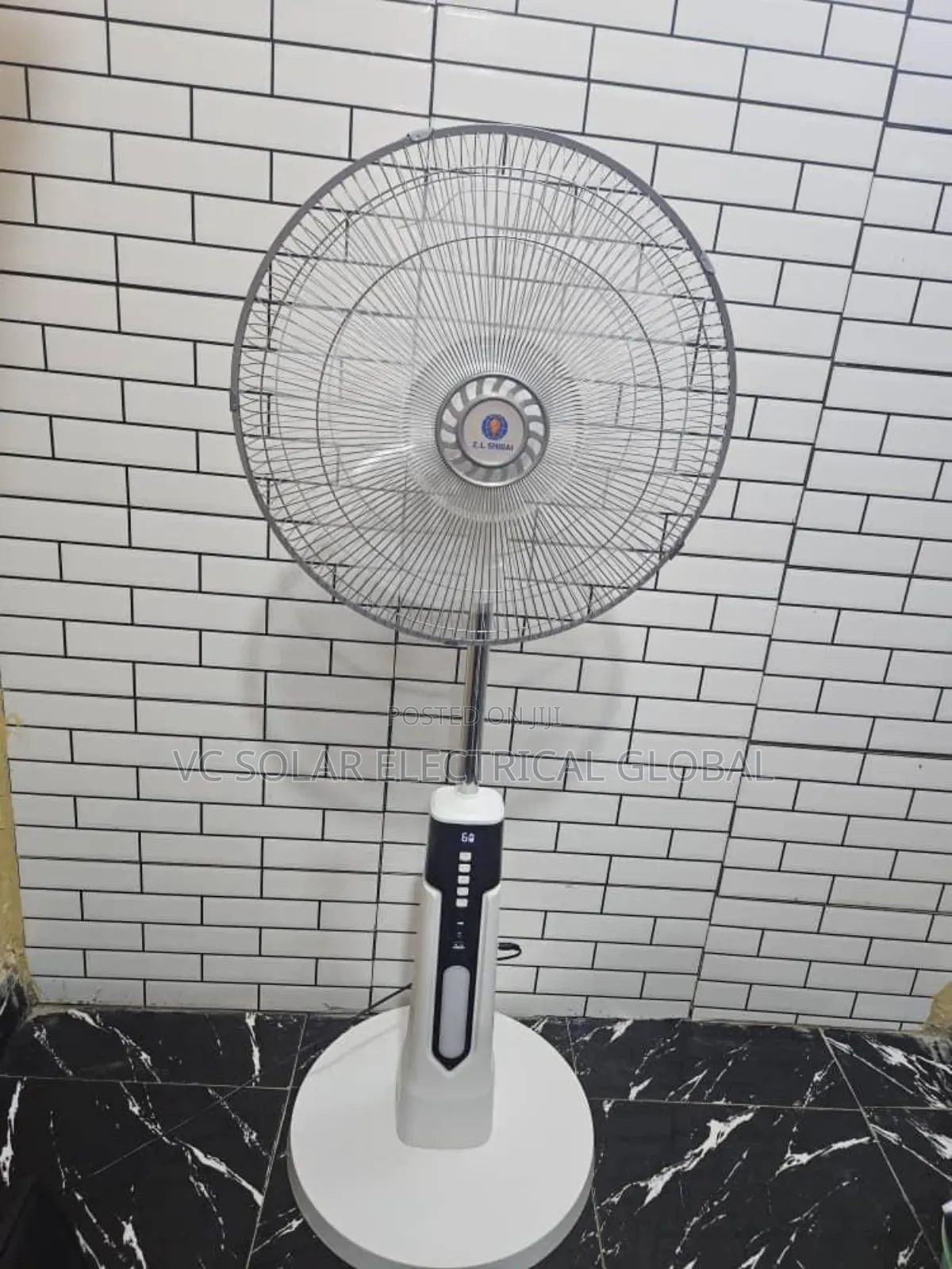 Z.L Shidai Solar Fan With 5000ah Lithium Battery And 25w Pan