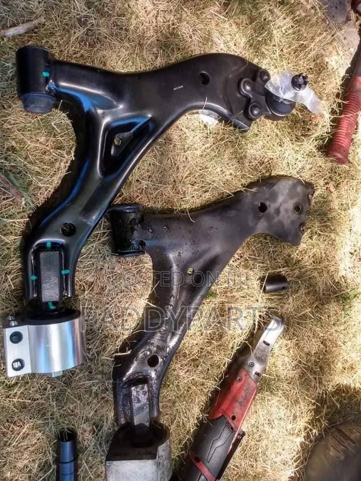 Saturn Vue Lower Control Arm