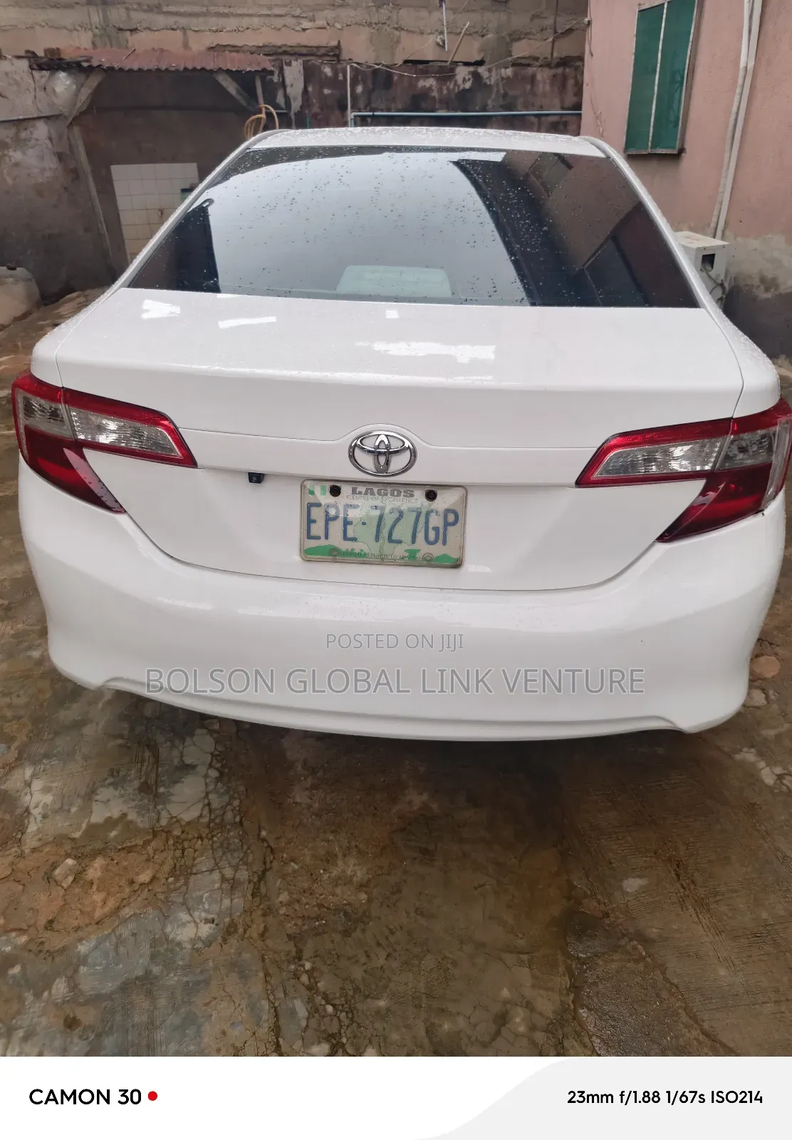 Toyota Camry SE 4dr Sedan (2.5L 4cyl 6A) 2012 White