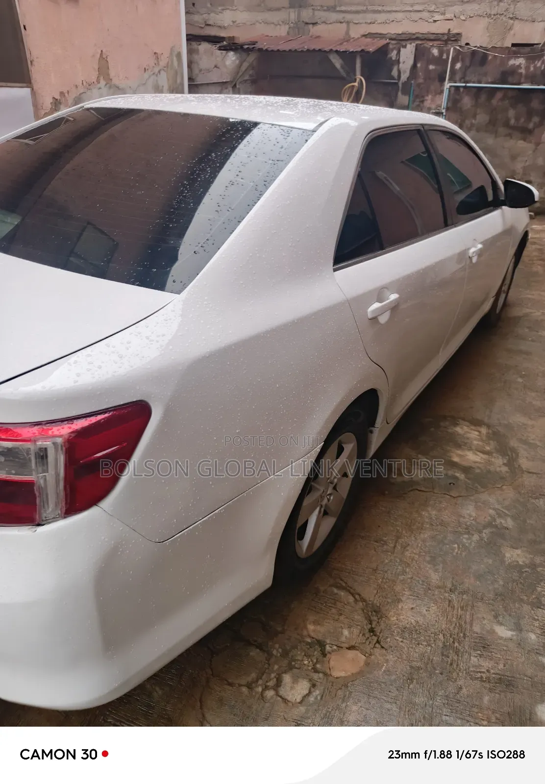 Toyota Camry SE 4dr Sedan (2.5L 4cyl 6A) 2012 White