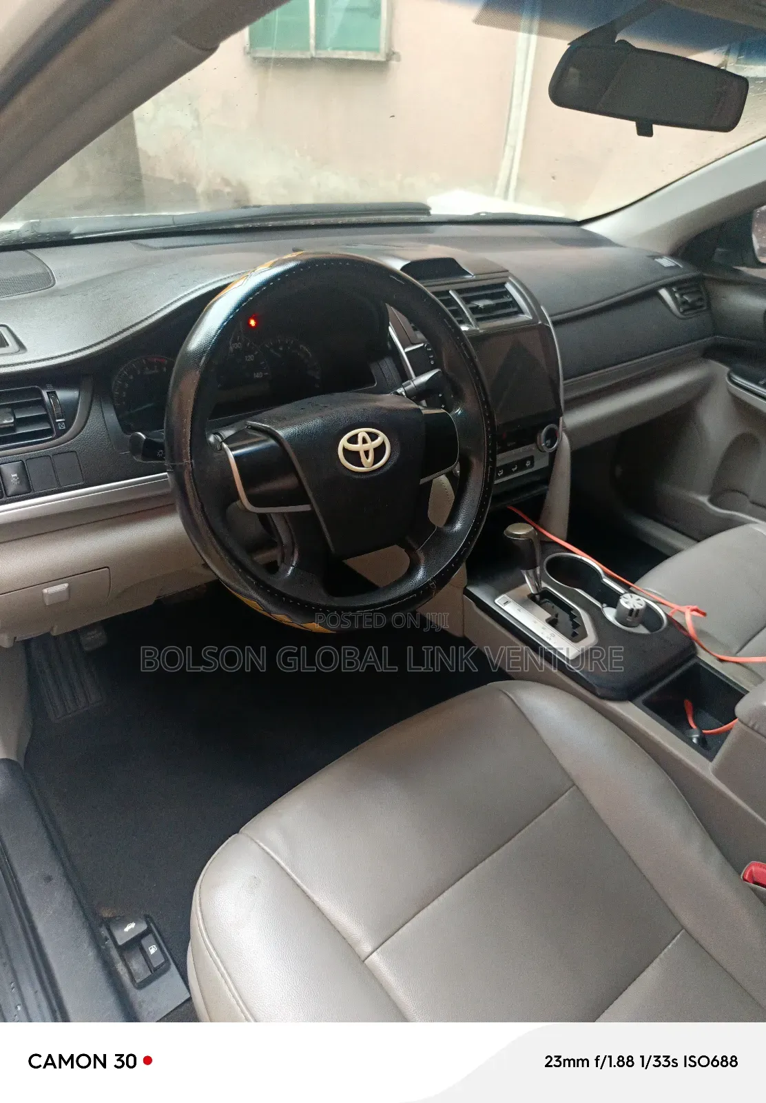 Toyota Camry SE 4dr Sedan (2.5L 4cyl 6A) 2012 White