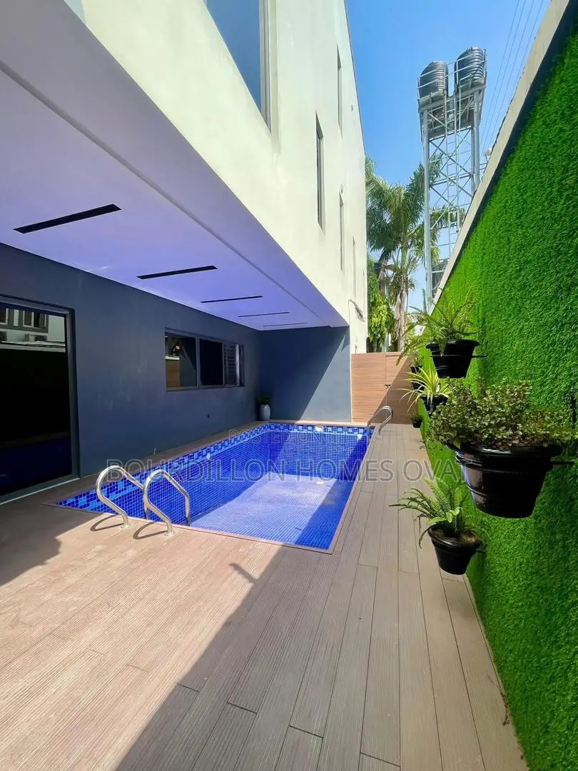 5bdrm Apartment in Lekki Phase 1 for sale