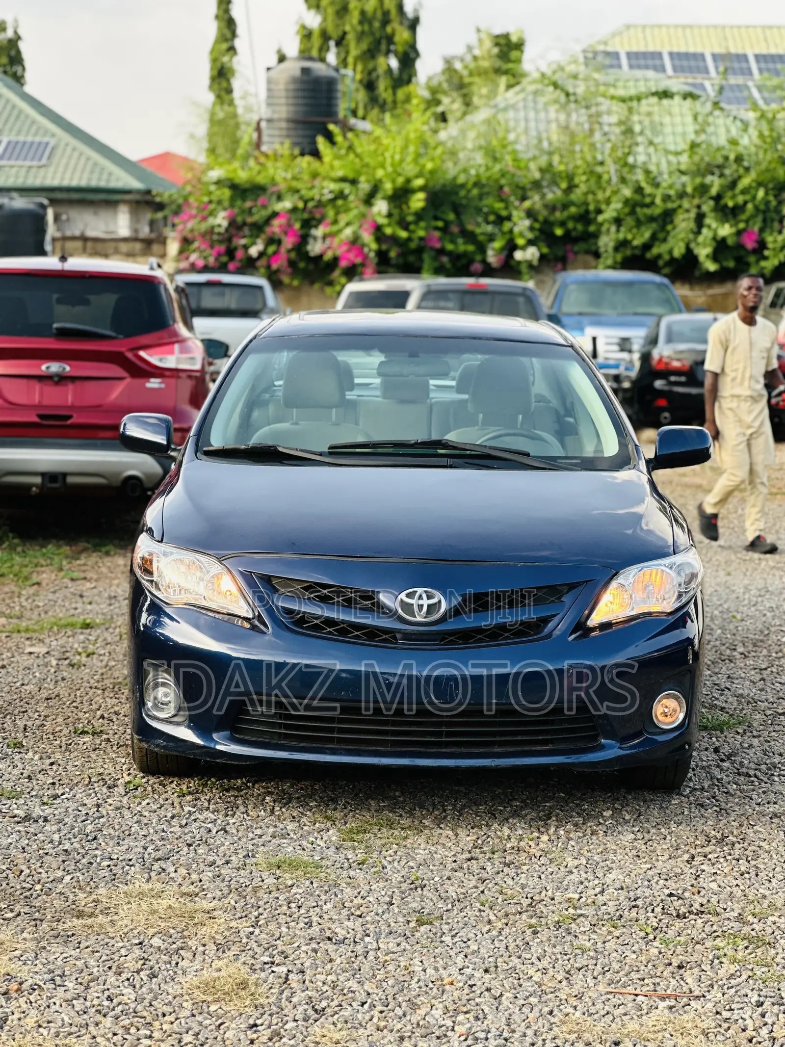 Toyota Corolla LE Special Edition 4dr Sedan (1.8L 4cyl 4A) 2013 Blue