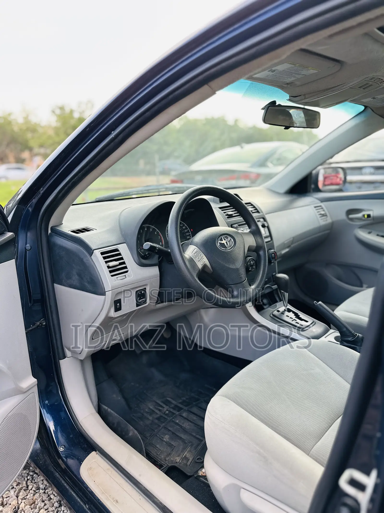 Toyota Corolla LE Special Edition 4dr Sedan (1.8L 4cyl 4A) 2013 Blue