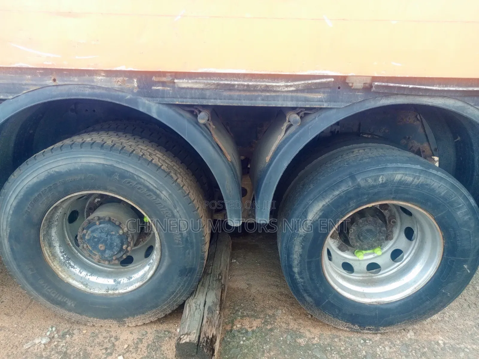 Daf 75 Cf Truck Half Bucket 10 Tyres