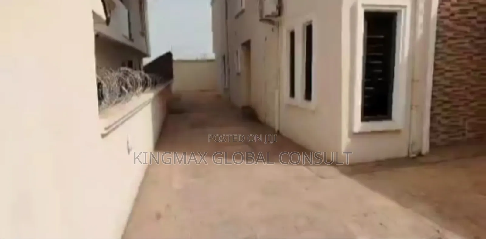 Furnished 5bdrm Duplex in Airport Express Way for sale