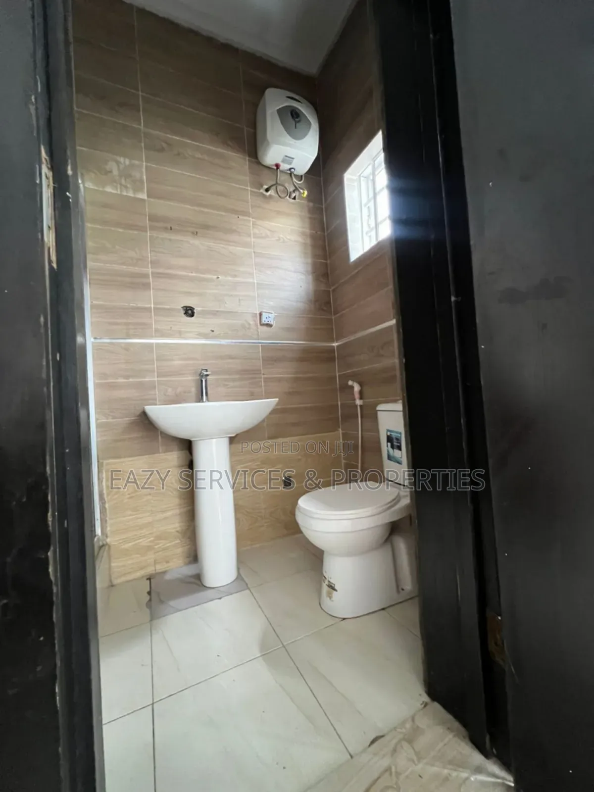 1bdrm Shared Apartment in Gated And Secured, Osapa london for rent