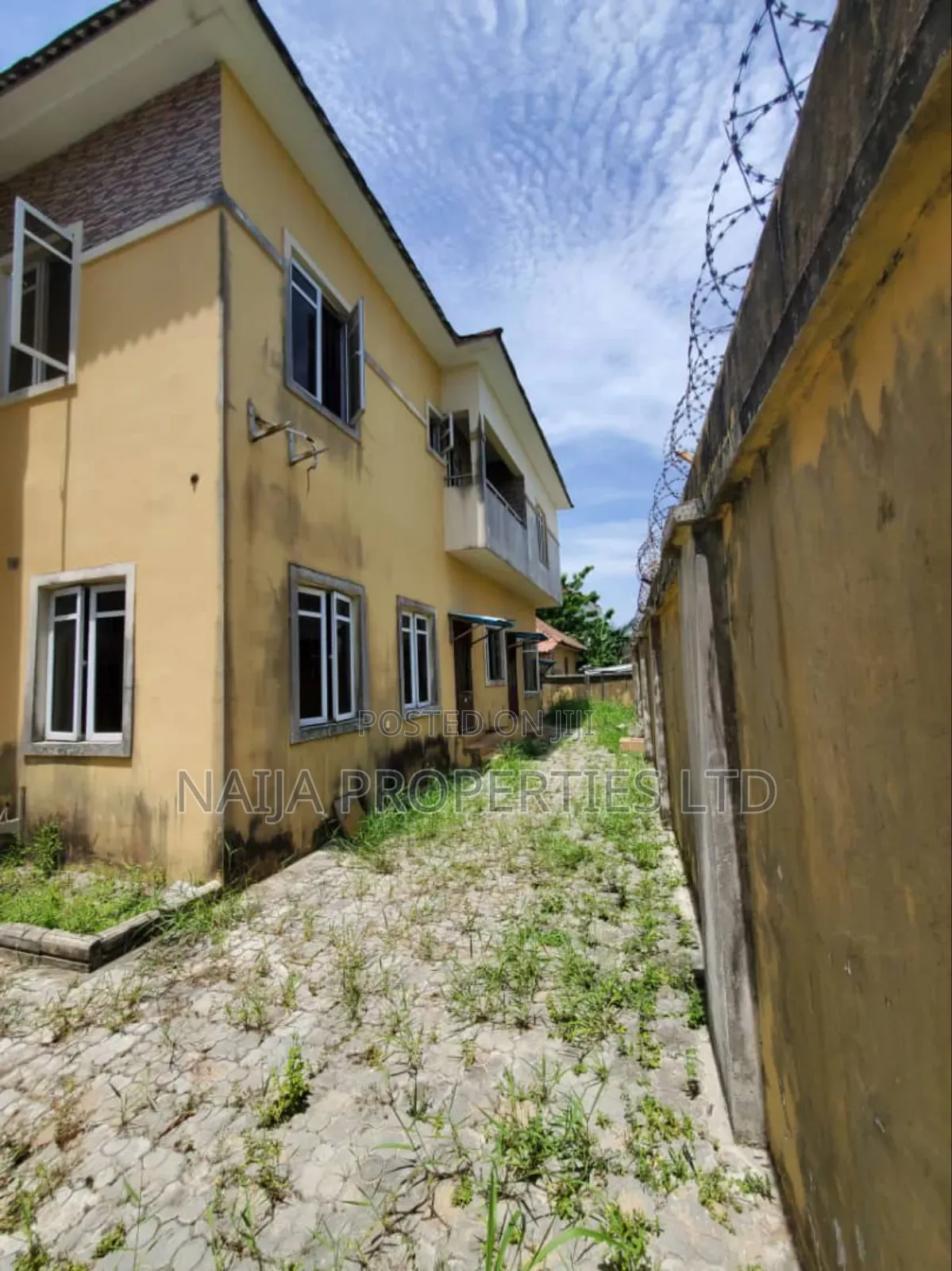 5bdrm Duplex in Crown Estate, Sangotedo for sale